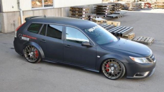 Illustration for article titled How a Swede built a Viper-powered Saab wagon